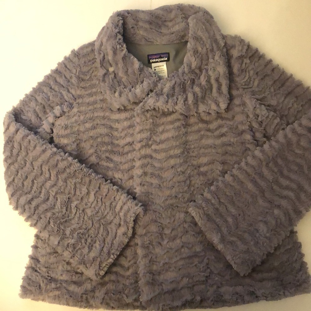 Women’s Patagonia Faux Fur zippered Jacket Size Small